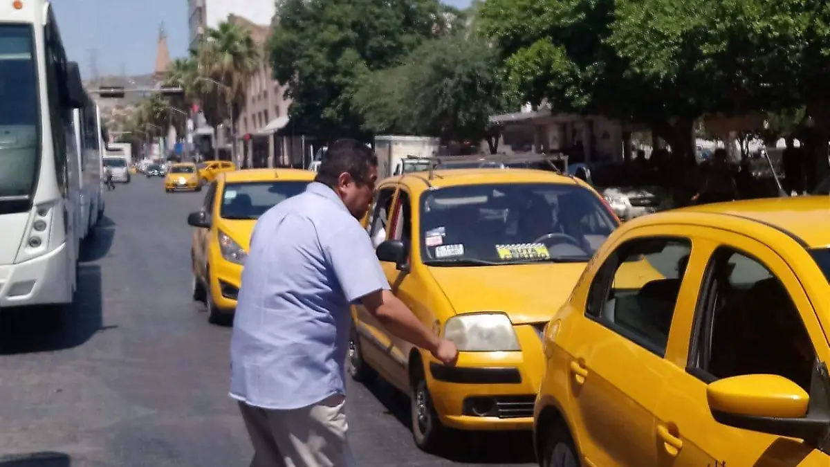 03 Termina el plazo para regularizar taxis de la Ruta Centro